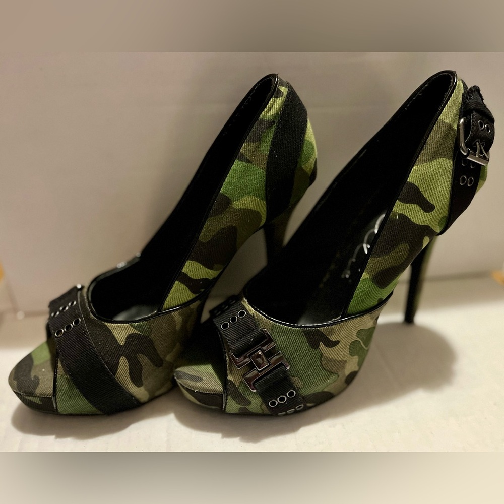 Ellie Camouflage Peep Toe Heels